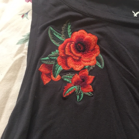 Embroidered Tank Top - Picture 2 of 3